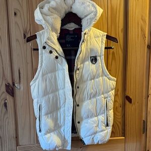American Eagle Outfitters Cream Hooded Puffer Vest